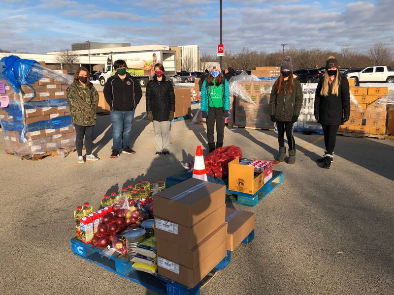 25 Celtics assist Northern Illinois Food Bank